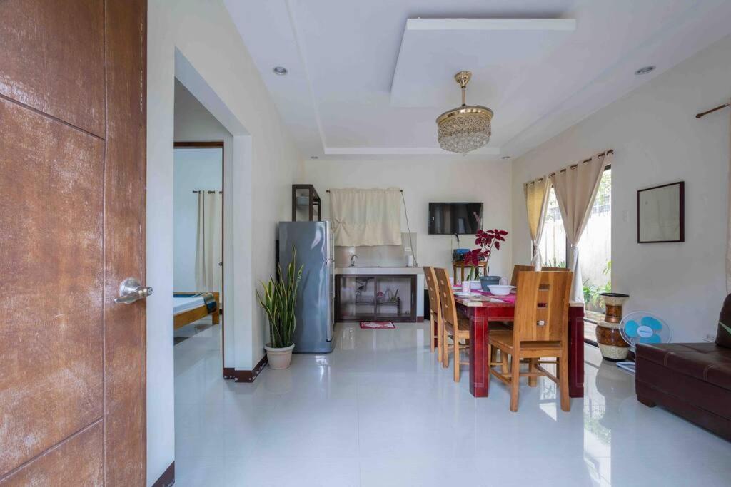 Four Bedroom Staycation House In Tagaytay Tagaytay City Ngoại thất bức ảnh